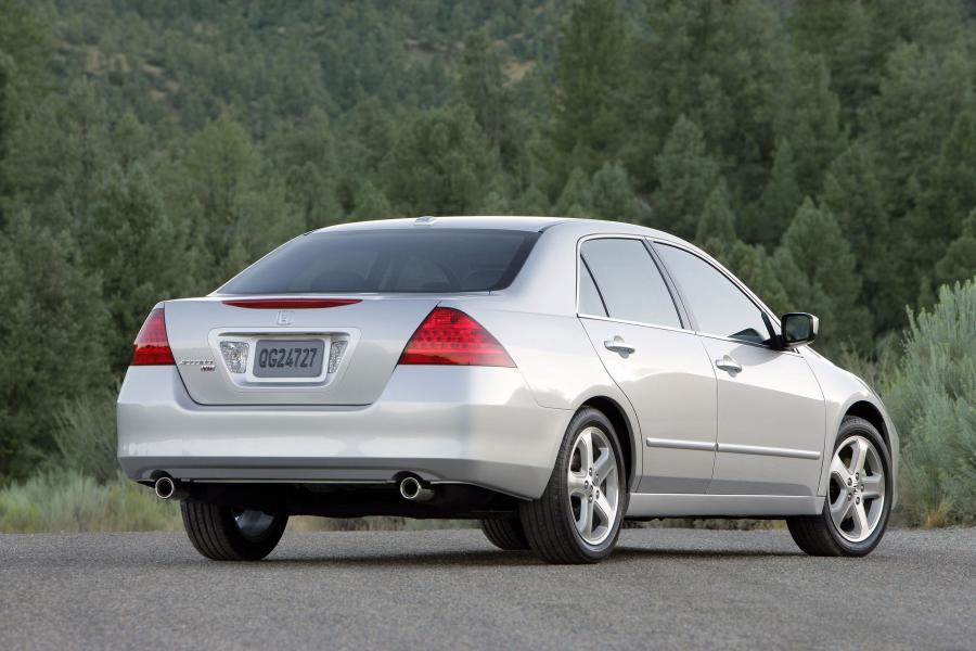  Honda Accord Sedan EX-L 2006 года  (фото 12 из 17)